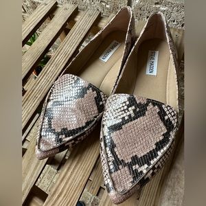 Steve Madden Snake Skin Flats size 8.5